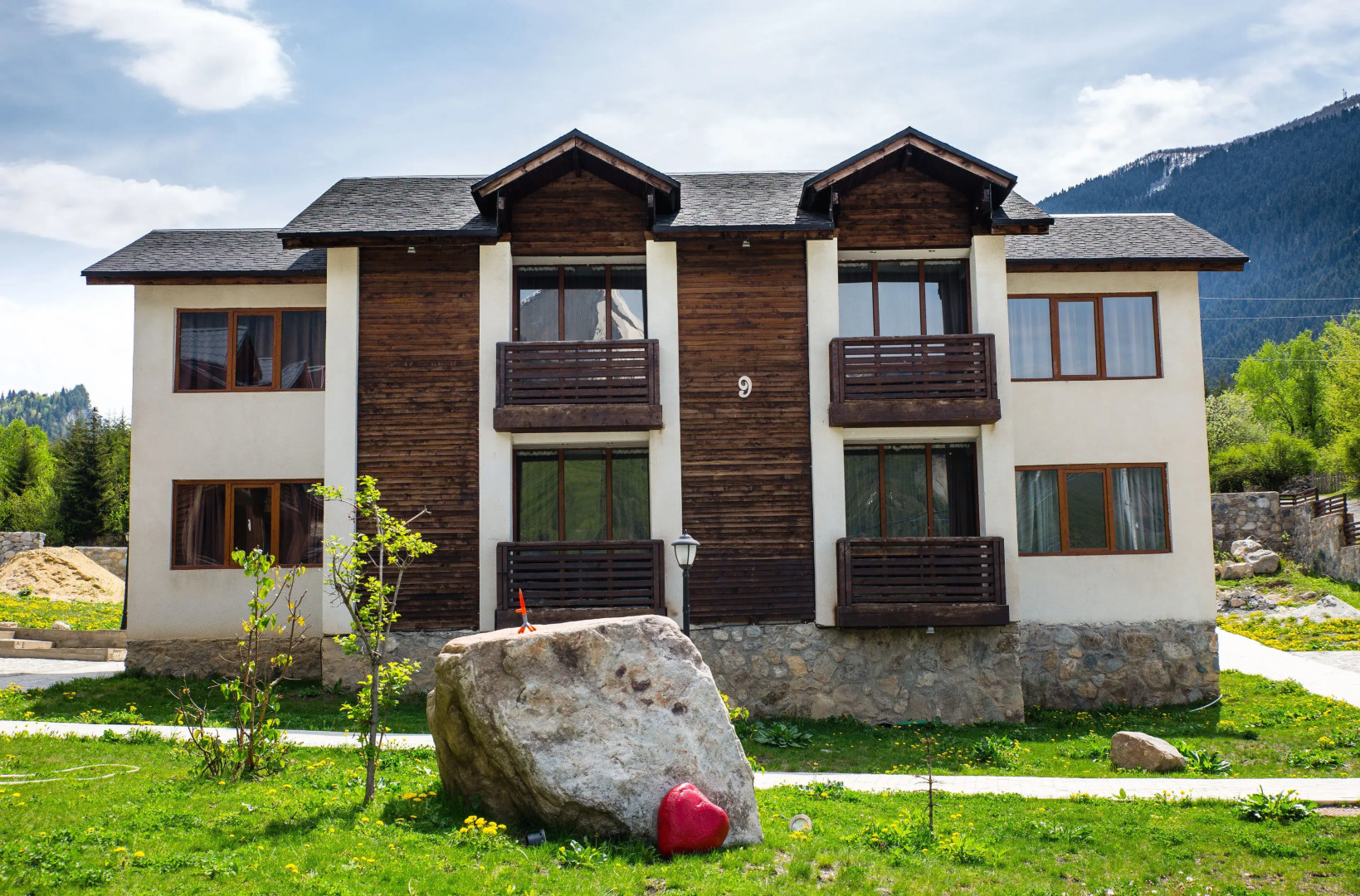 Отель Banguriani