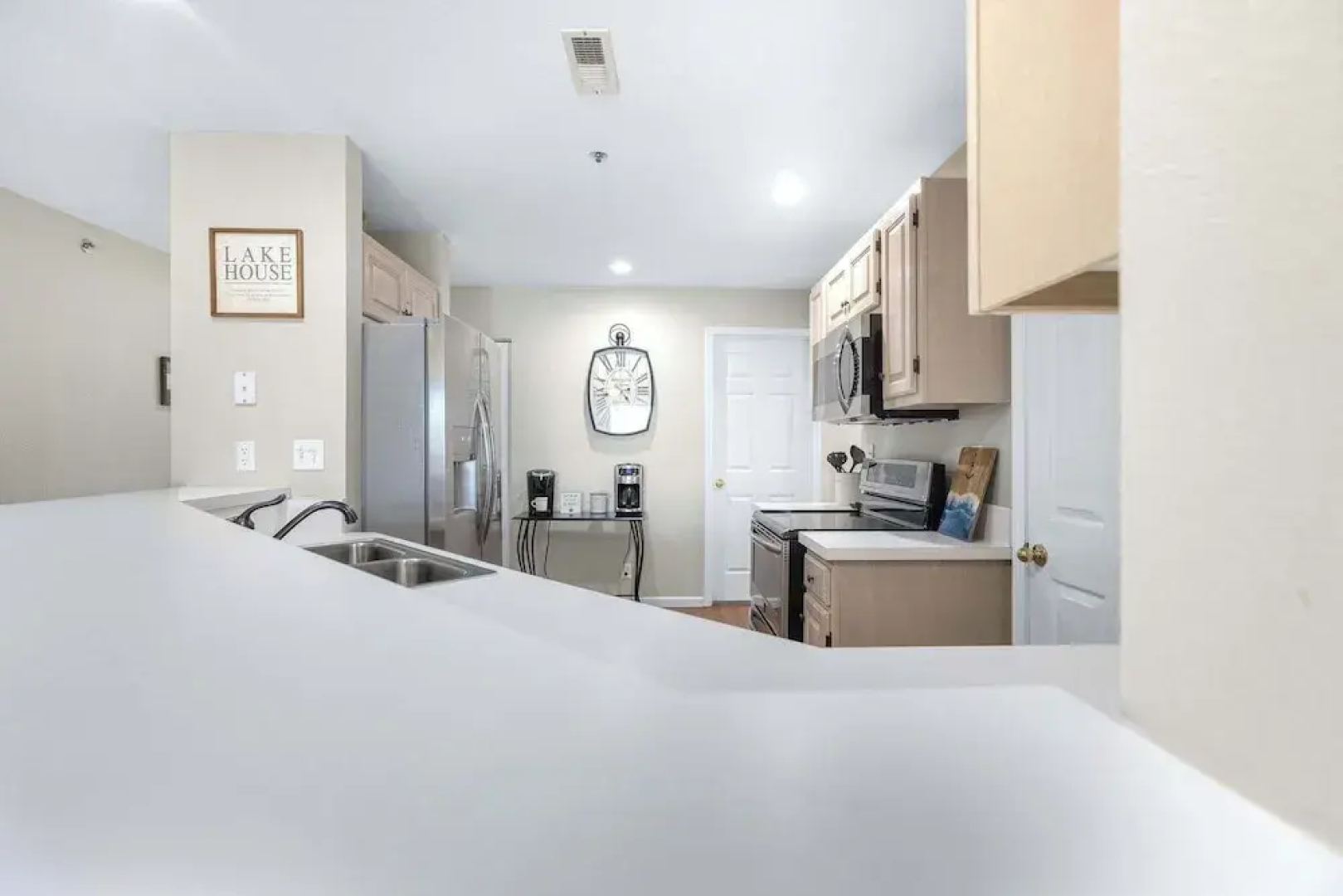 Family Lakefront Oasis Picture Perfect Retreat!