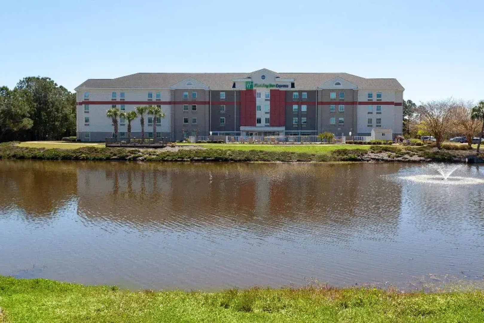 Holiday Inn Express Myrtle Beach-Broadway at the Beach by IHG