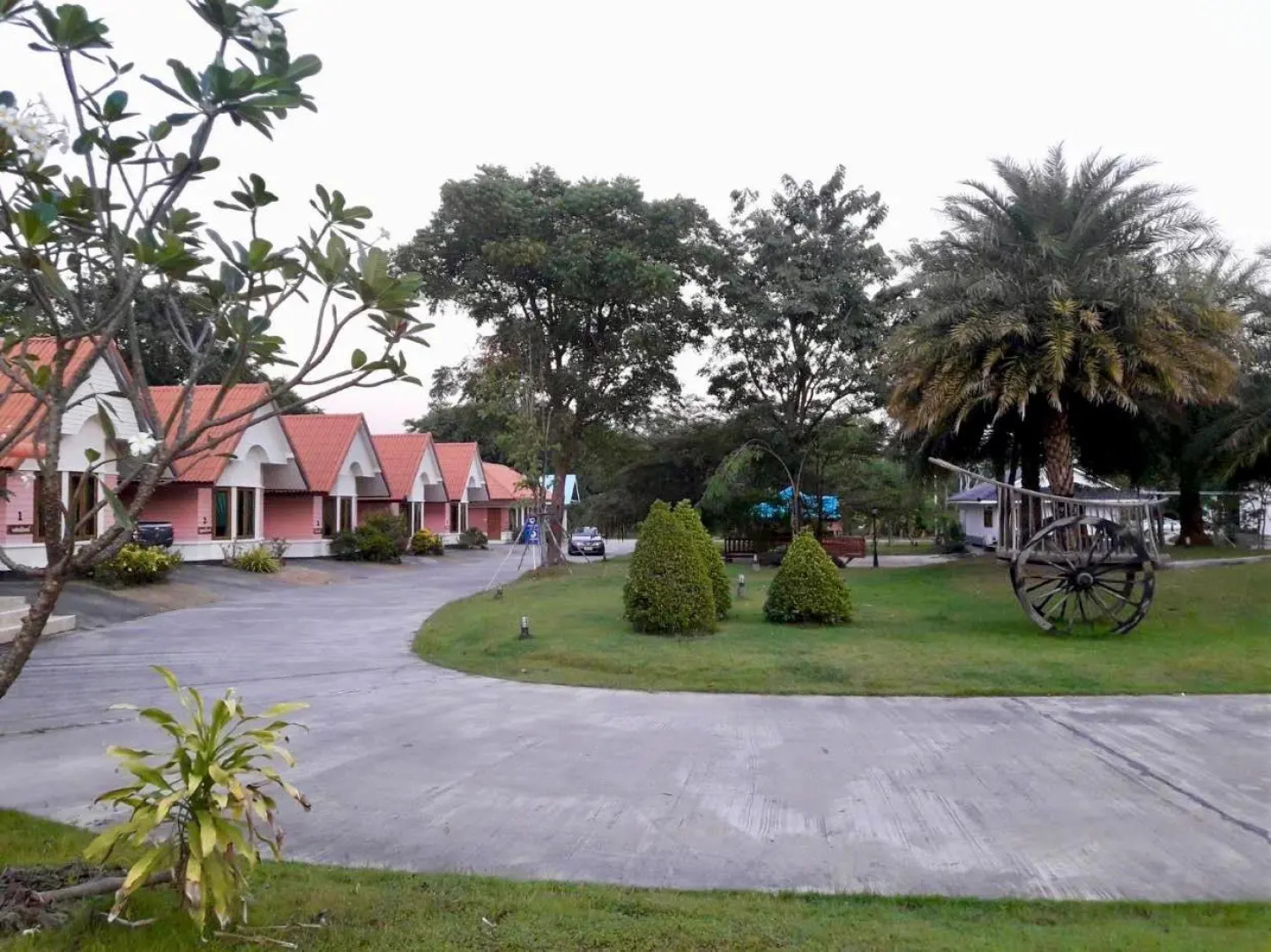 Maingam Resort Uthaitani