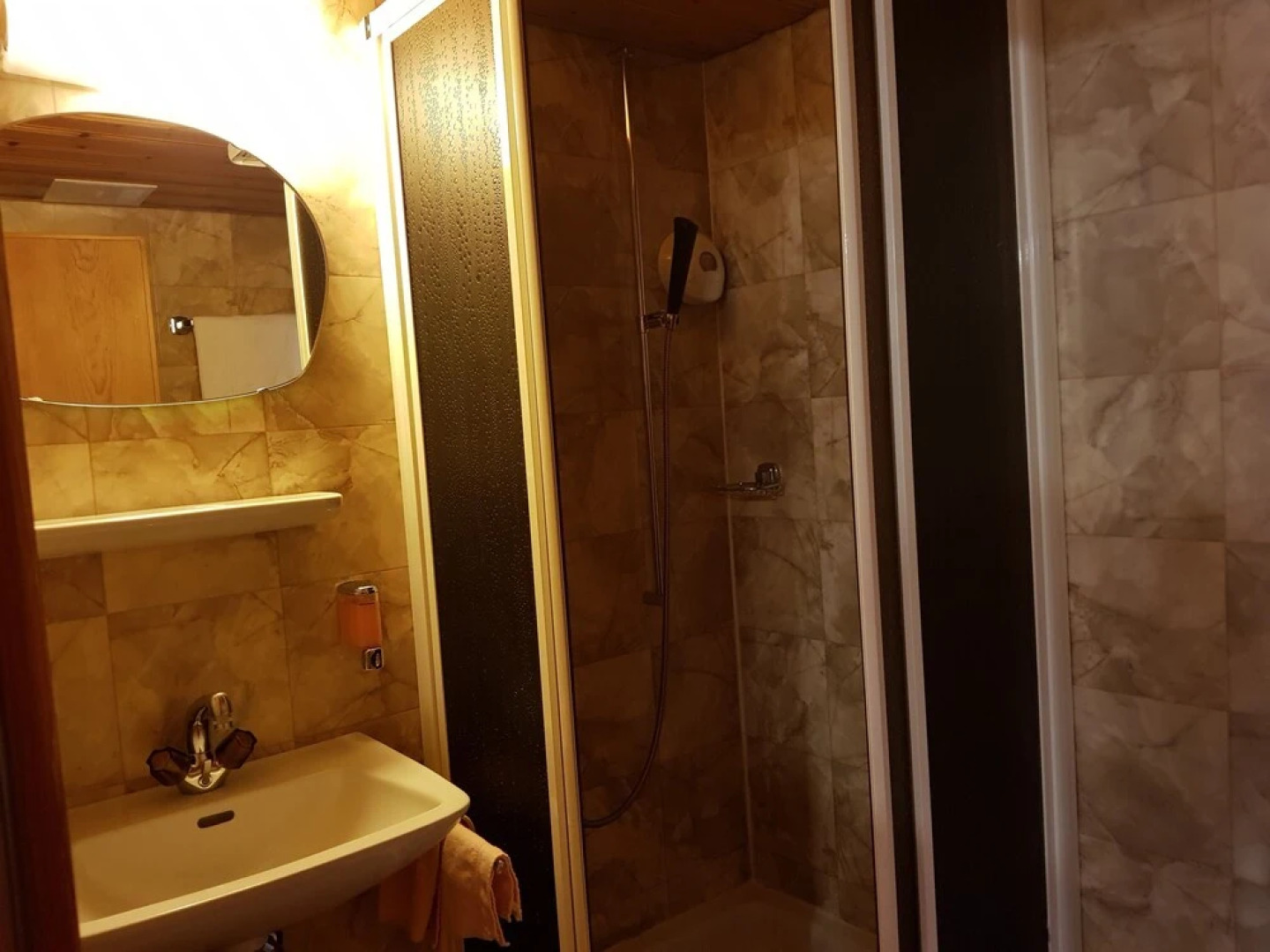 Alpine Budget Rooms by Täscherhof