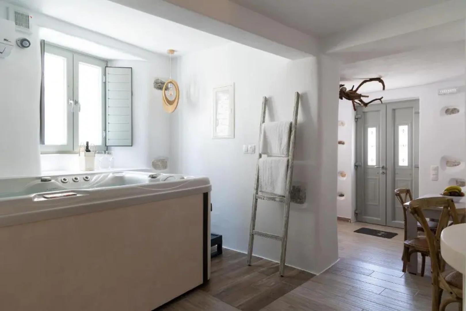 My Grandma's Deluxe Spa Suite