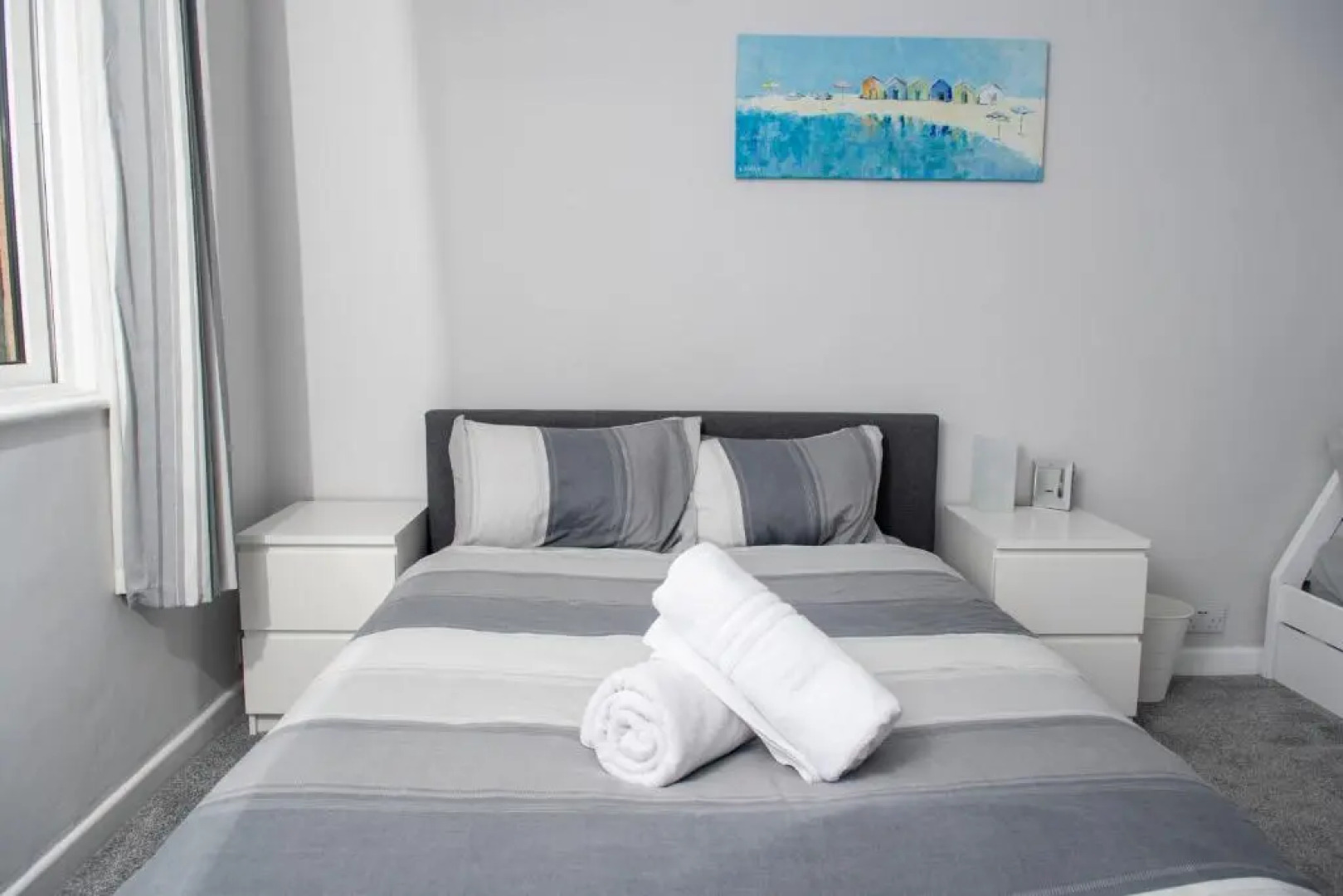 Esplanade Court Apartments With Seasonal Swimming Pool