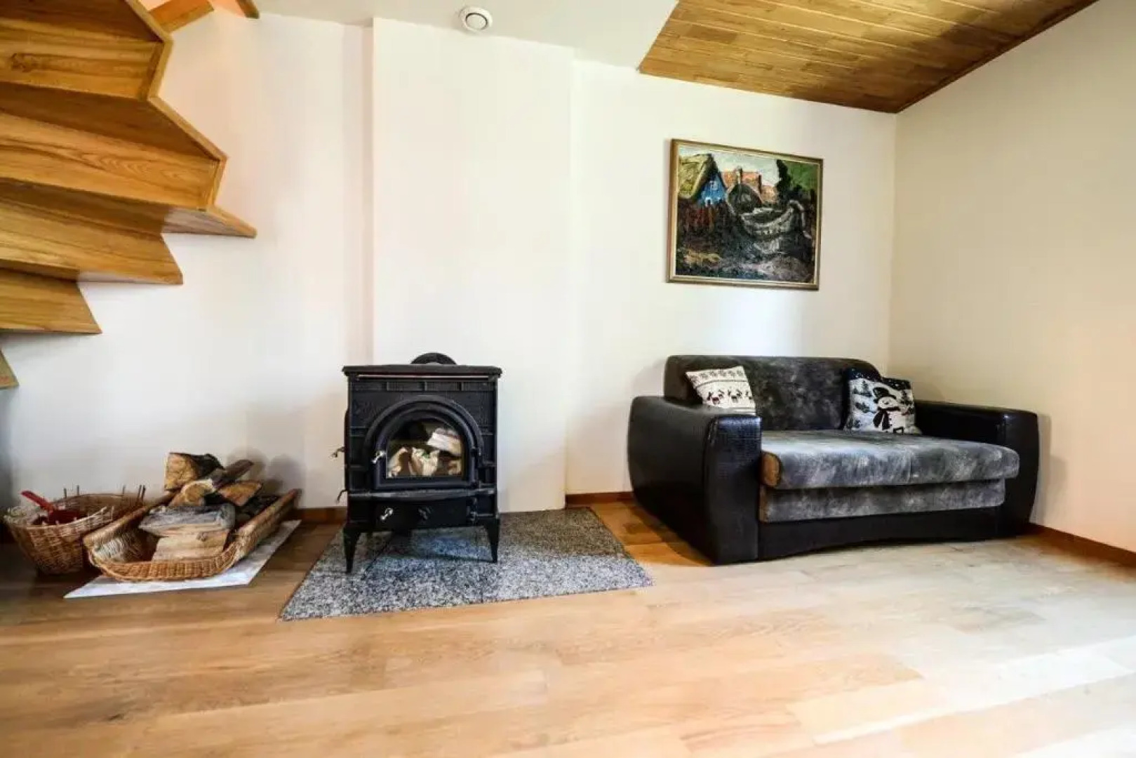 Apartamentas ''Jūratė'' 6-8 asmenims su sauna, privačiu kiemeliu prie jachtklubo.