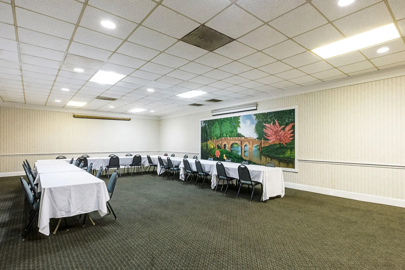 Rodeway Inn & Suites