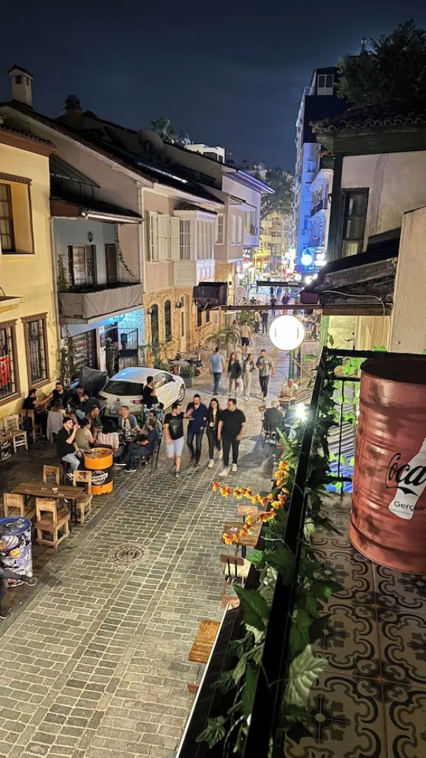 Callisto Pub & Kitchen & Hotel