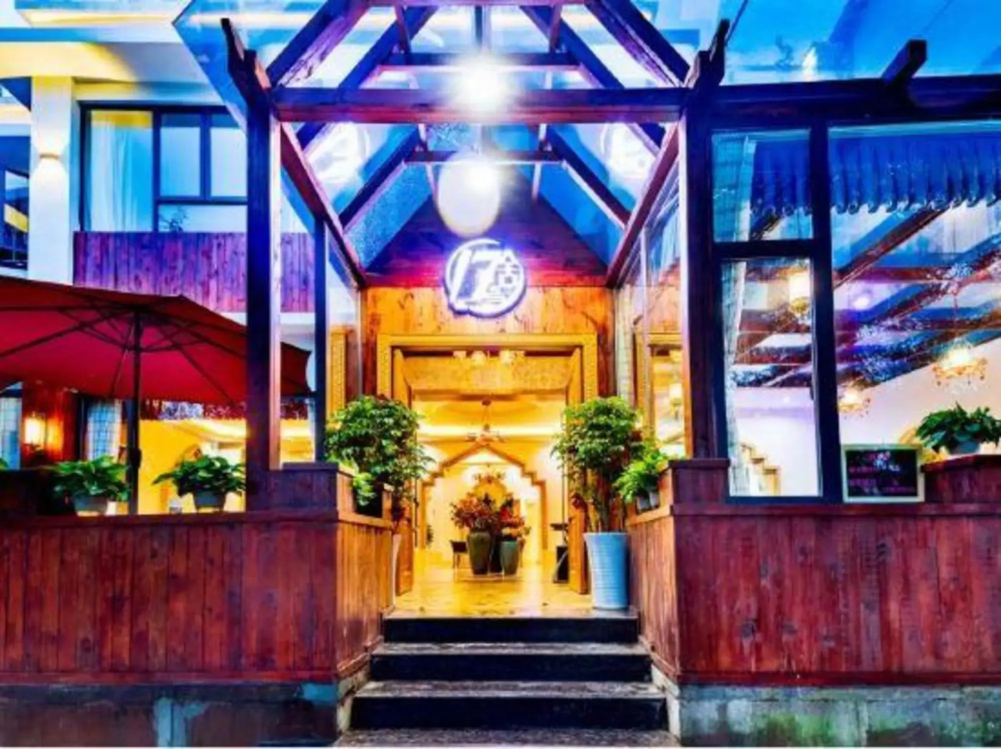 Riverside Pool Hotspring Boutique Hotel