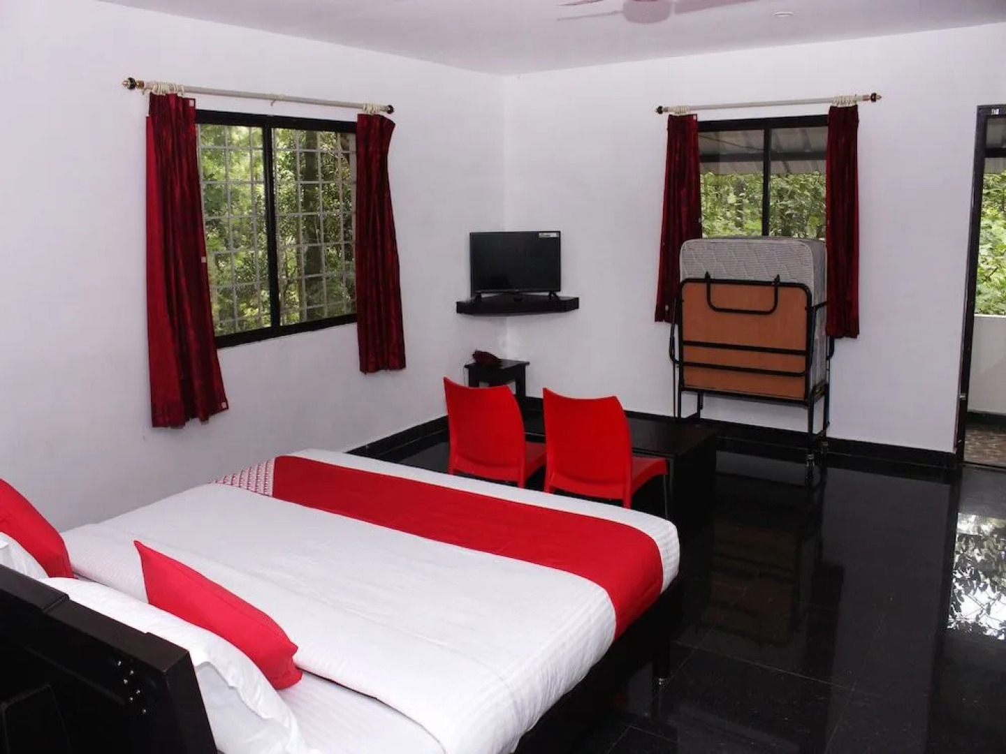 OYO 14807 Hotel Yercaud The Raintrees