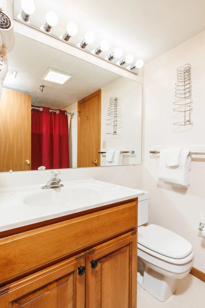 Seven Springs Stoneridge 3 BR Condo, Private Deck by RedAwning