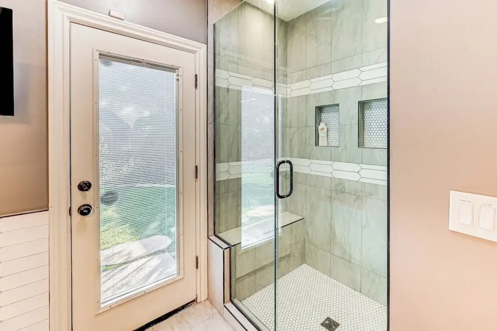 Saltwater Pool & Grill: Tempe Retreat!