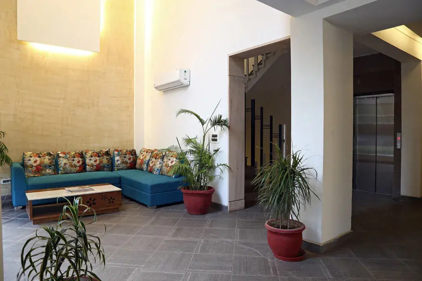 FabHotel Huda Sushant Lok