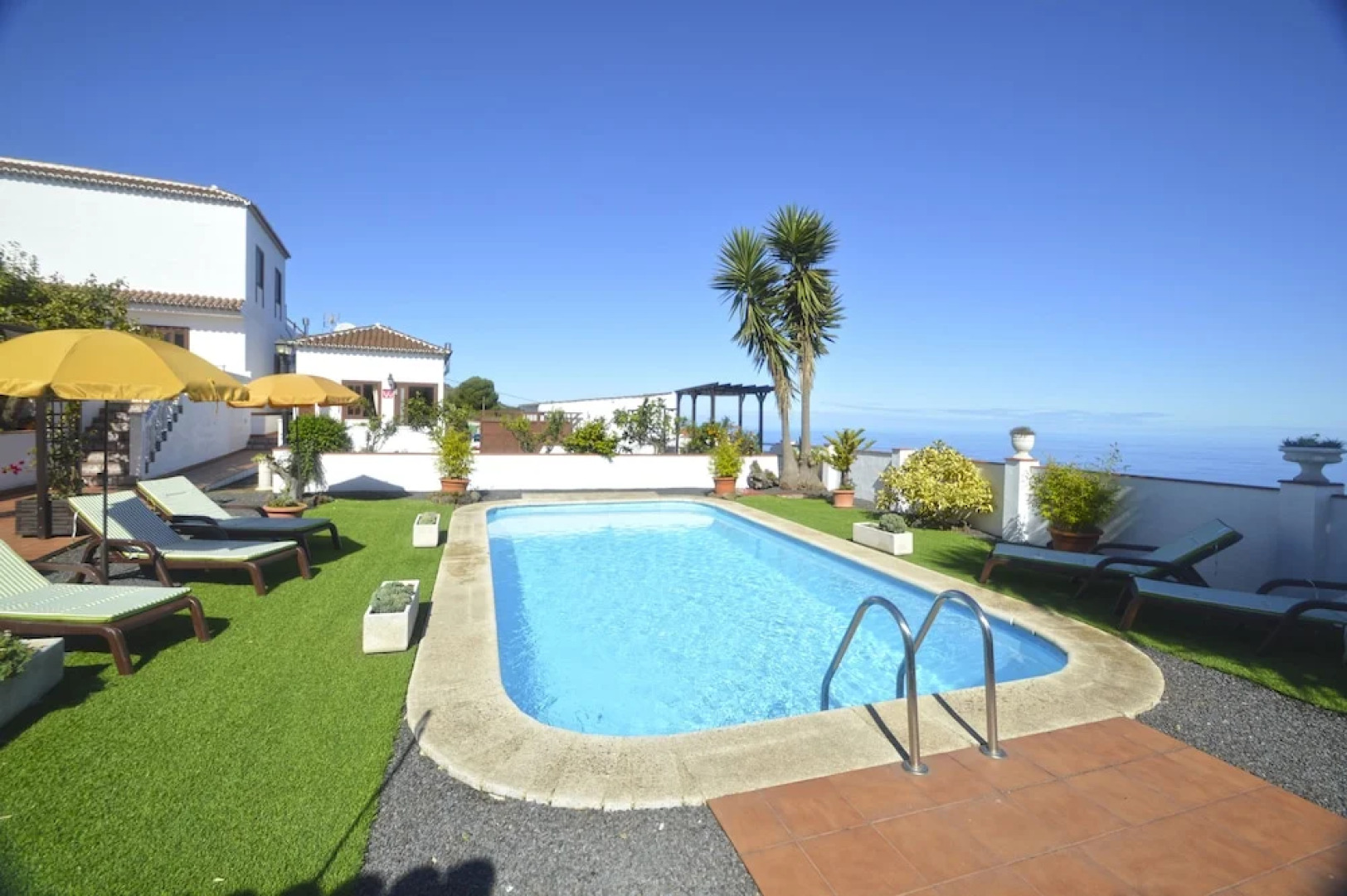 Las Paredes by Isla Bonita