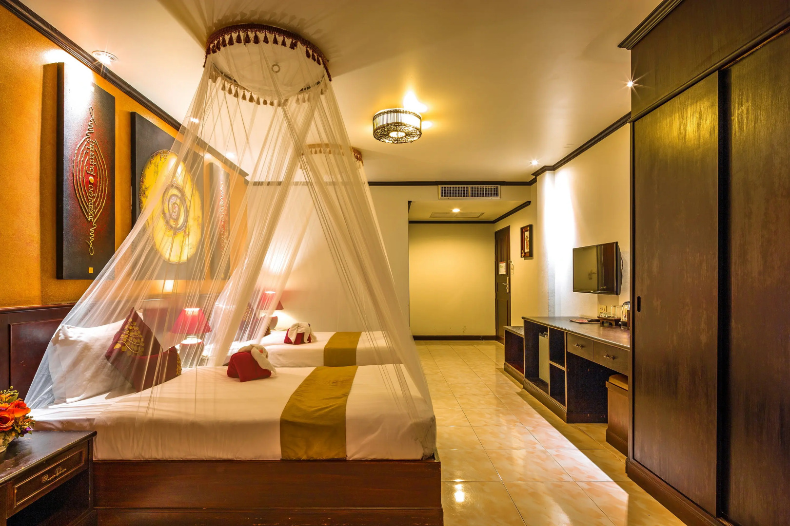 Tanawan Phuket Hotel