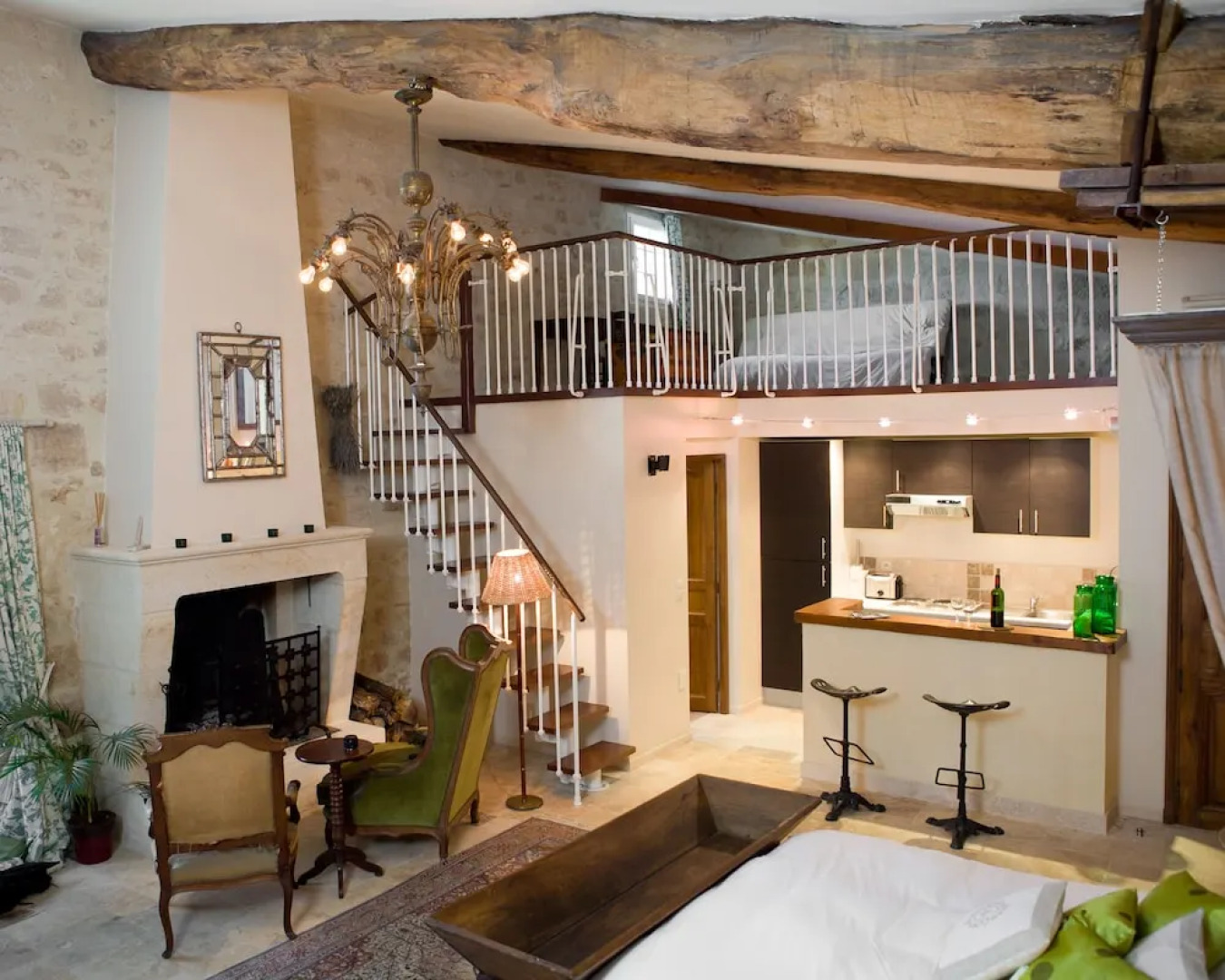 Château Latour Segur Suites & Spa