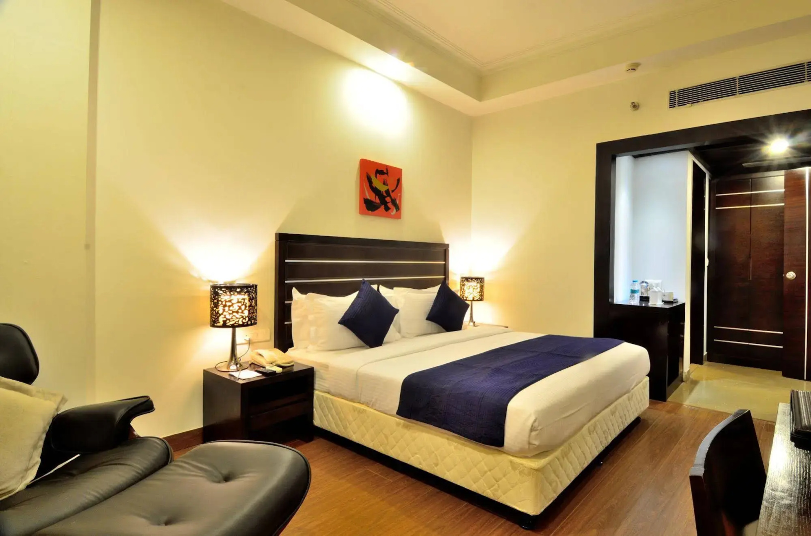 Lakshya's Hotel