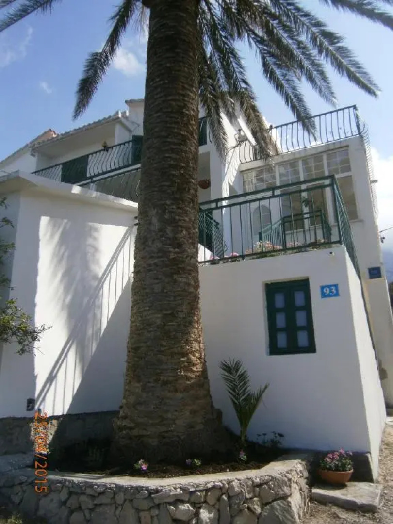 Apartments Tri Palme