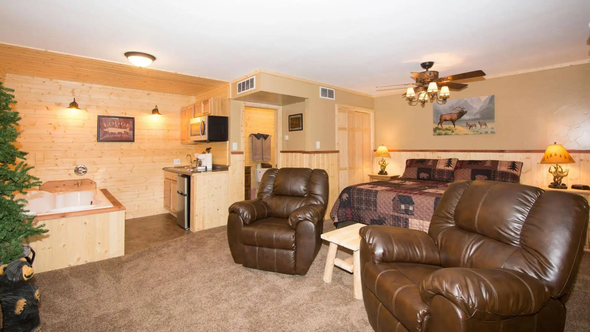 Upper Canyon Inn & Cabins