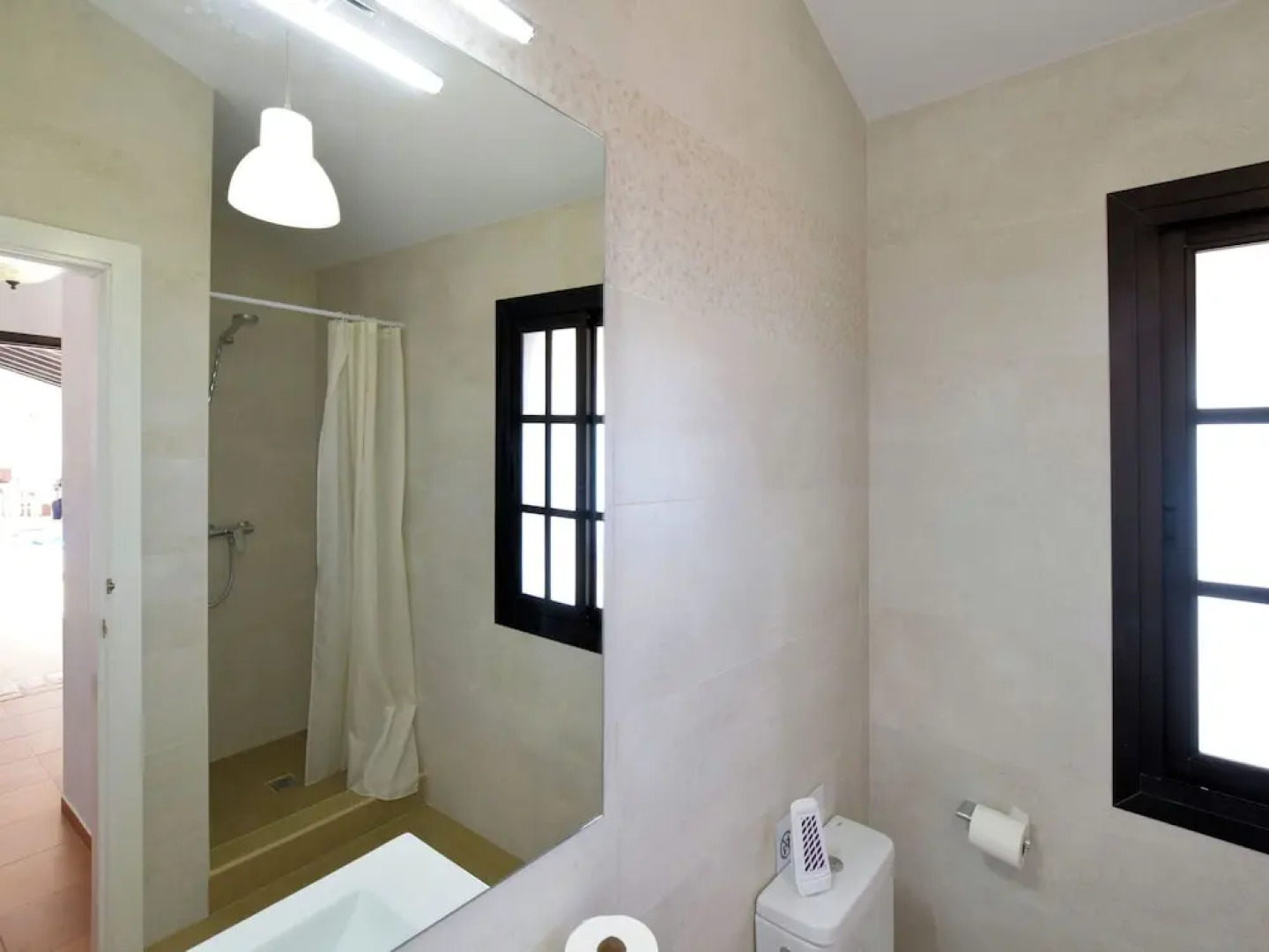 Tasteful and Modern Villa With Private Swimming Pool