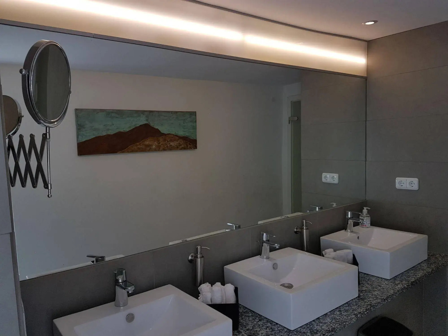 RheinRiver Guesthouse - Direkt am Rhein