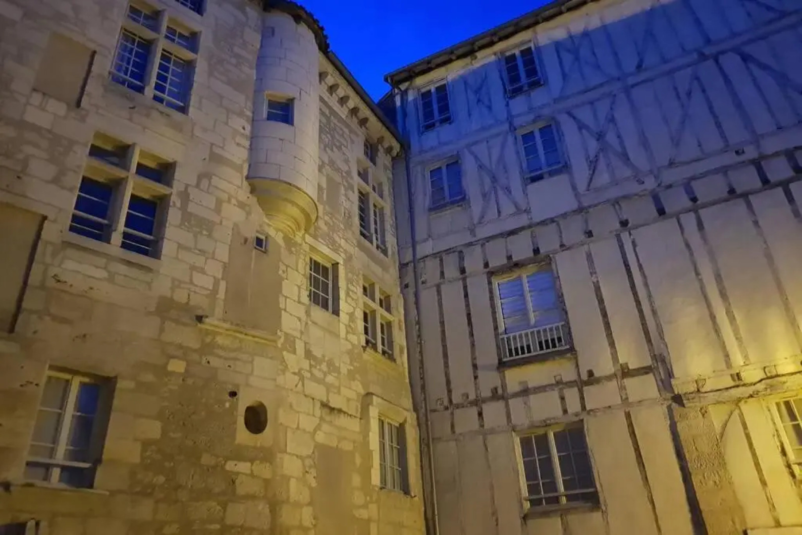 Superbe loft t4 de 96 M2 au coeur Périgueux