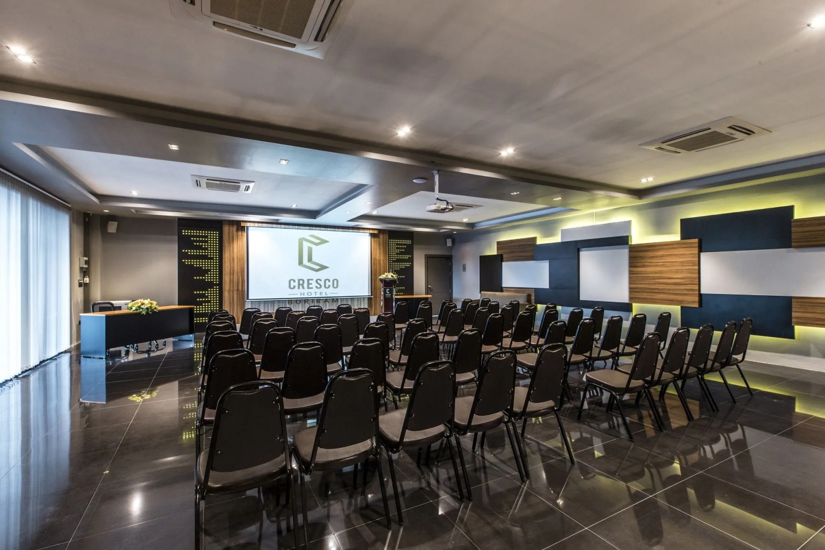 Cresco Hotel Buriram