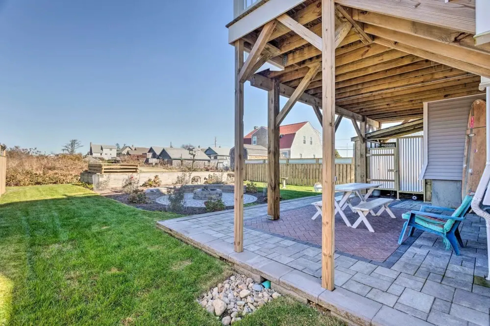 Seaside SK Getaway: Steps to Matunuck Beach!