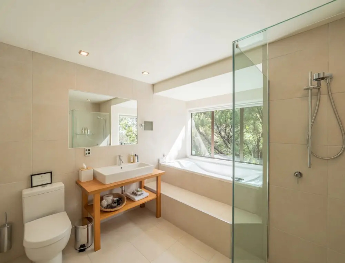 Te Koha Lodge - Adults Only