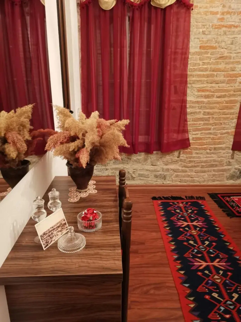 The Twins' House - Binjaket