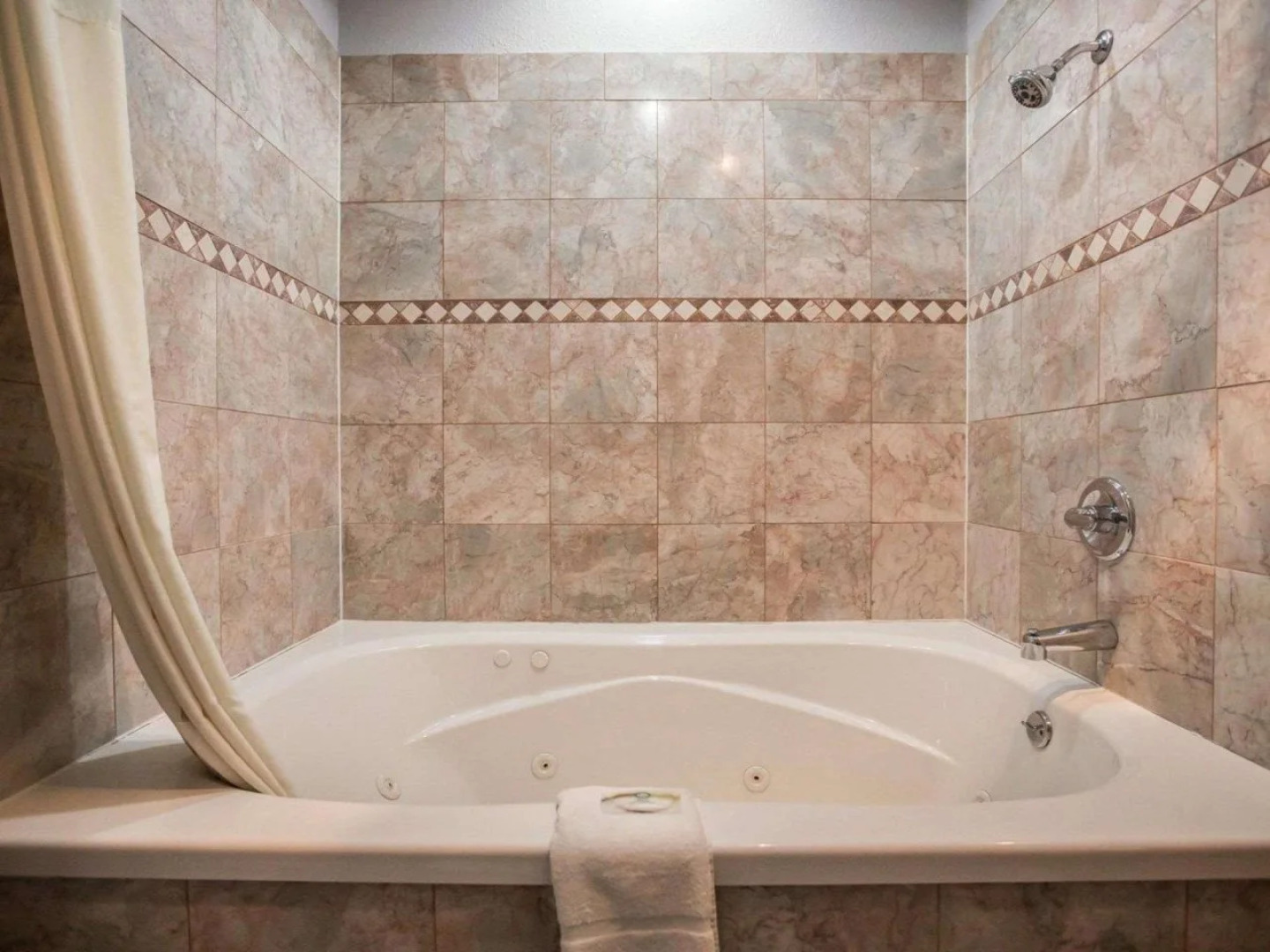 Quality Inn Peru near Starved Rock State Park