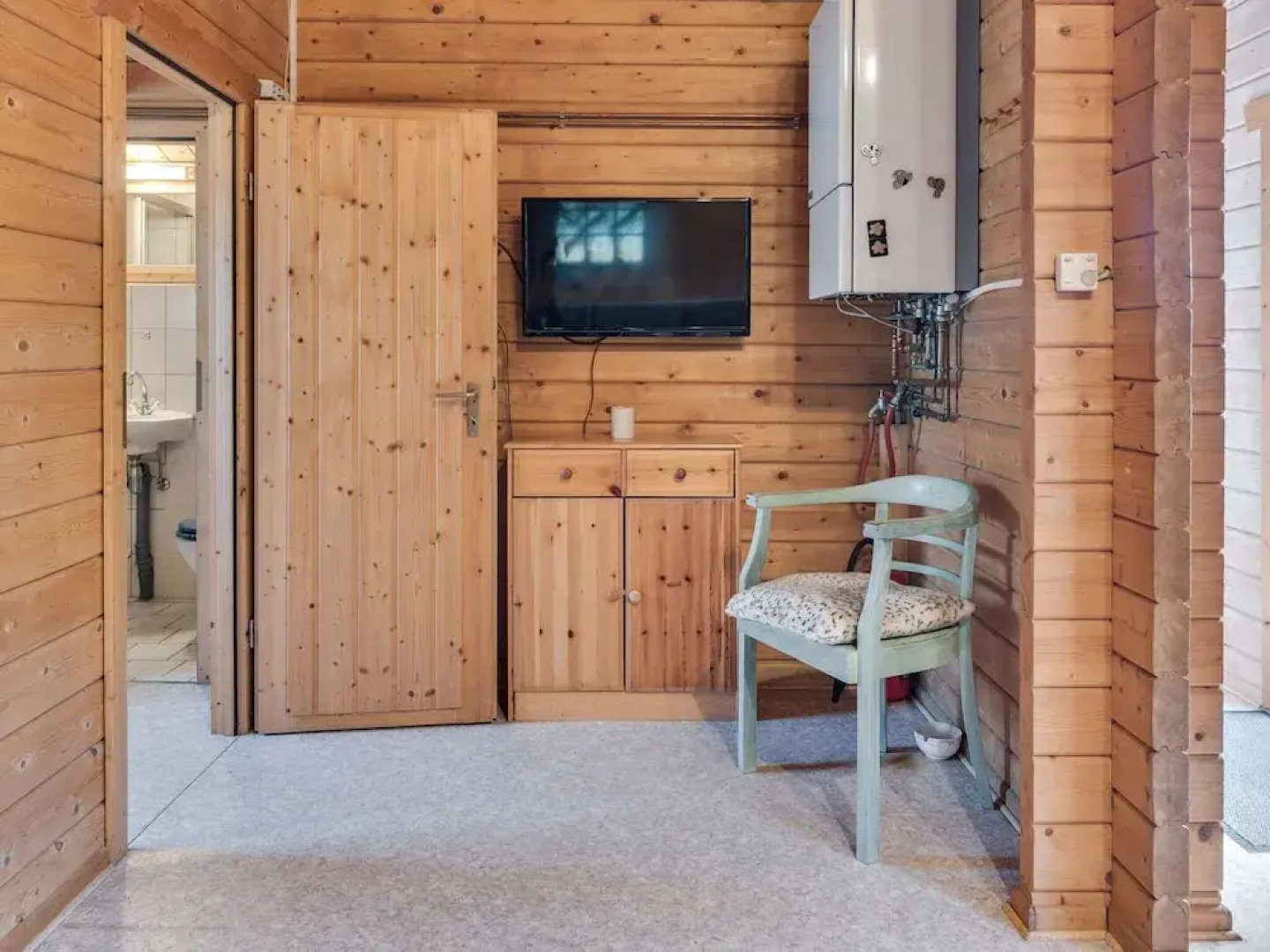 Charming Holiday Home With Private Garden