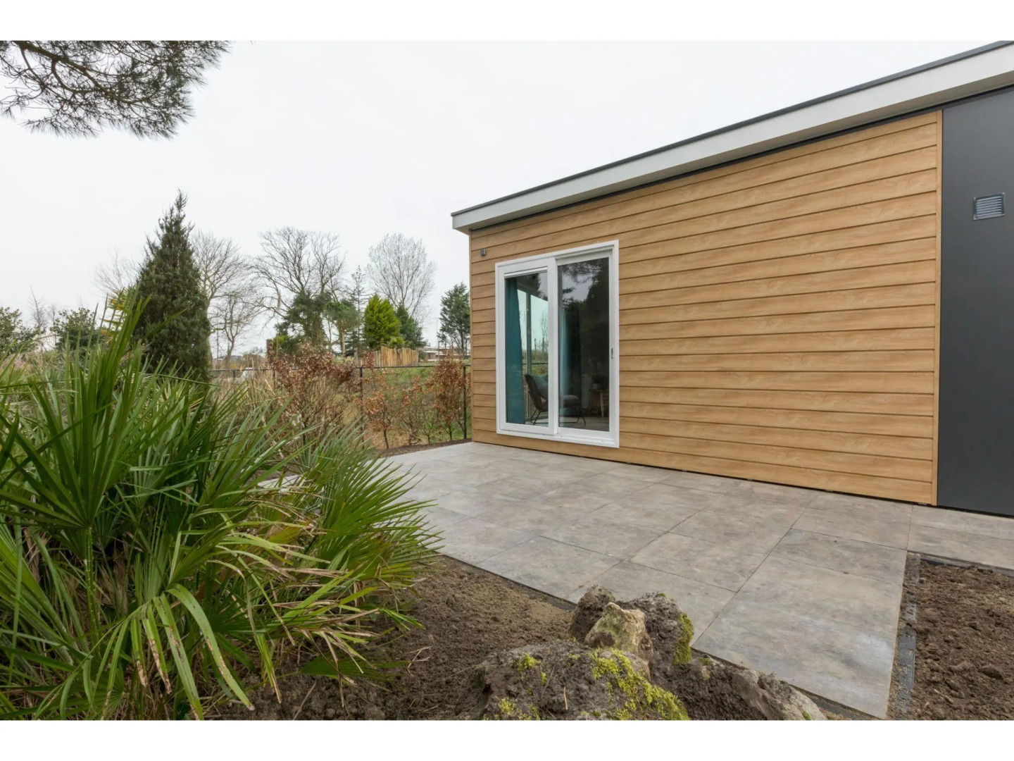 Chalet in Vrouwenpolder Near Banjaard Beach