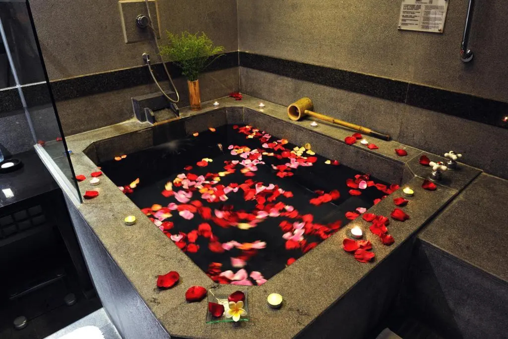 Riyuegu Hotsprings Resort