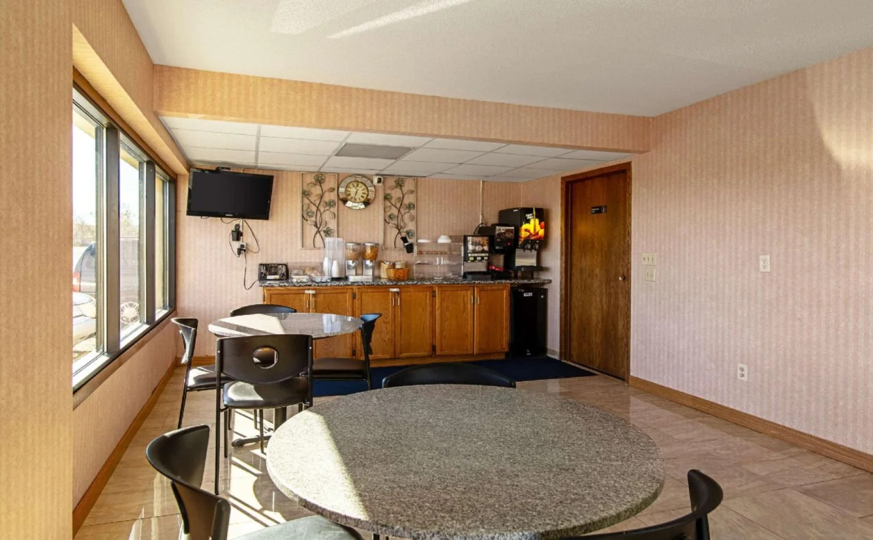 Devils Lake Inn By OYO Near Devils Lake Regional Airport