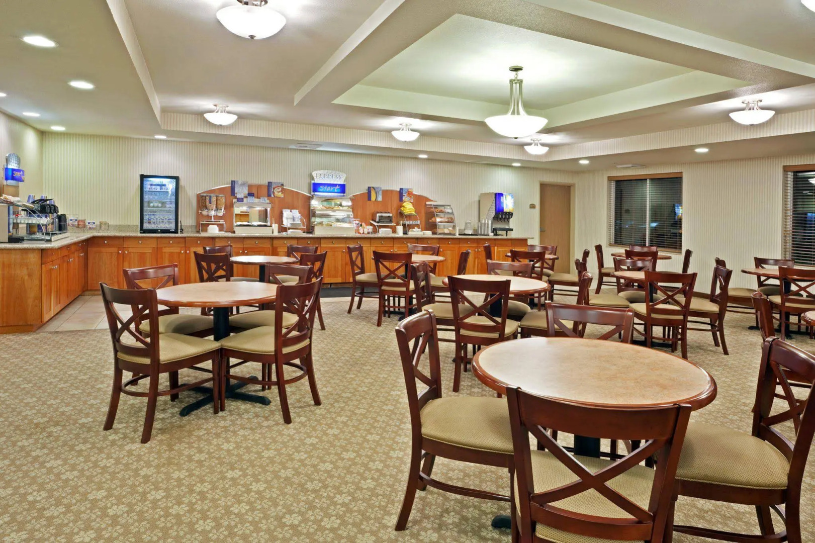 Holiday Inn Express & Suites Lacey – Olympia by IHG