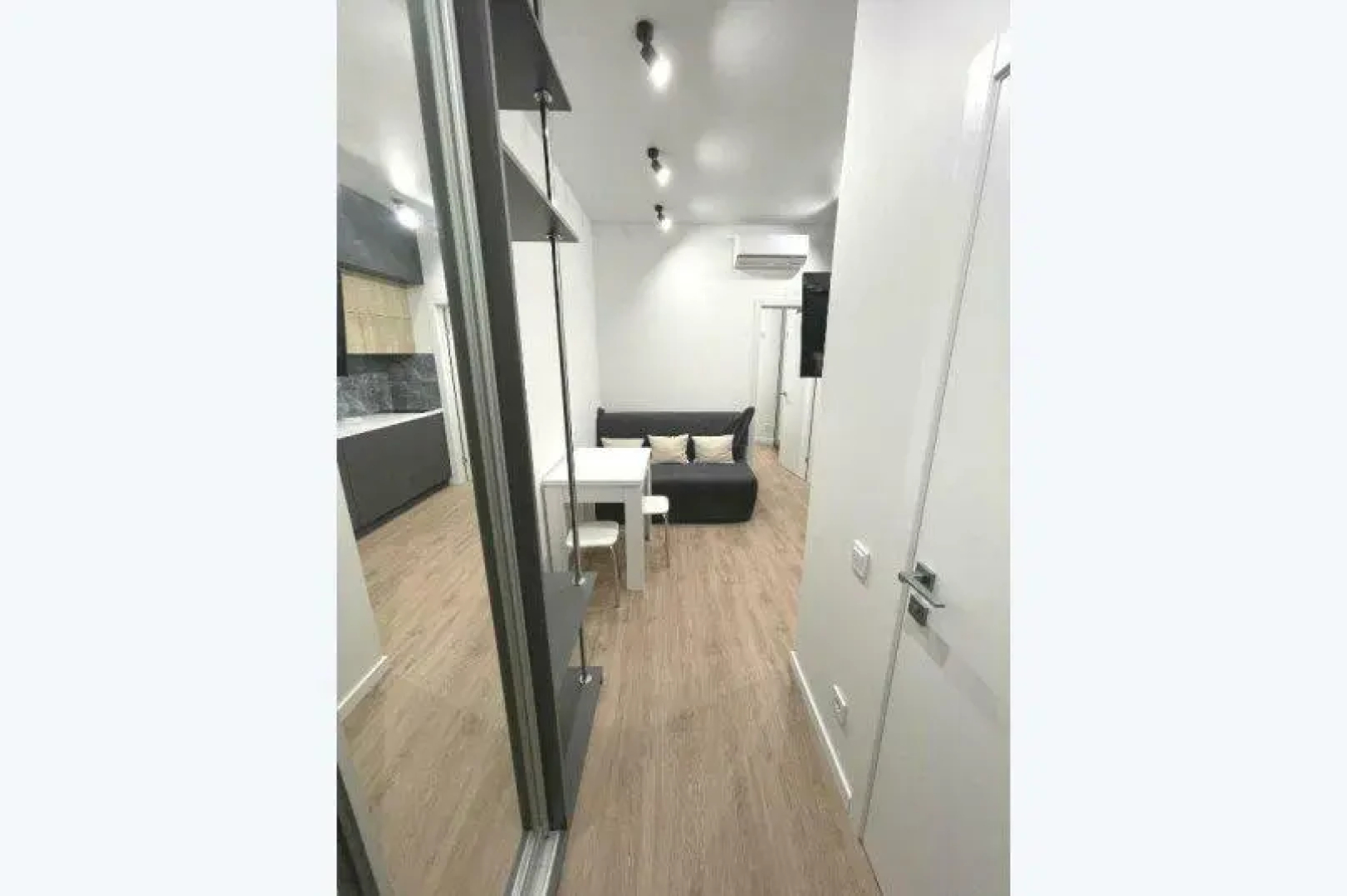 Leont ApartHotel (Леонт АпартОтель)
