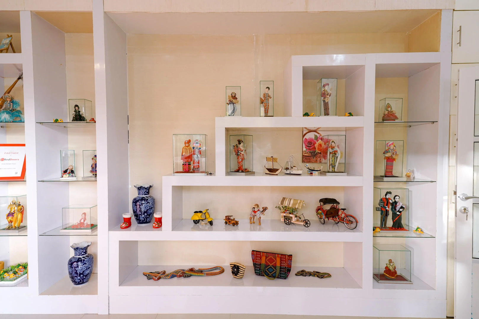 RedDoorz Plus @ Jalan FL Lumban Tobing Sibolga