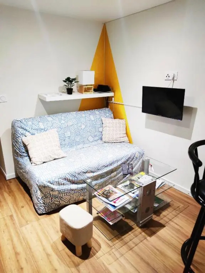 SUPERBE Studio avec coin nuit TOUT EQUIPE !