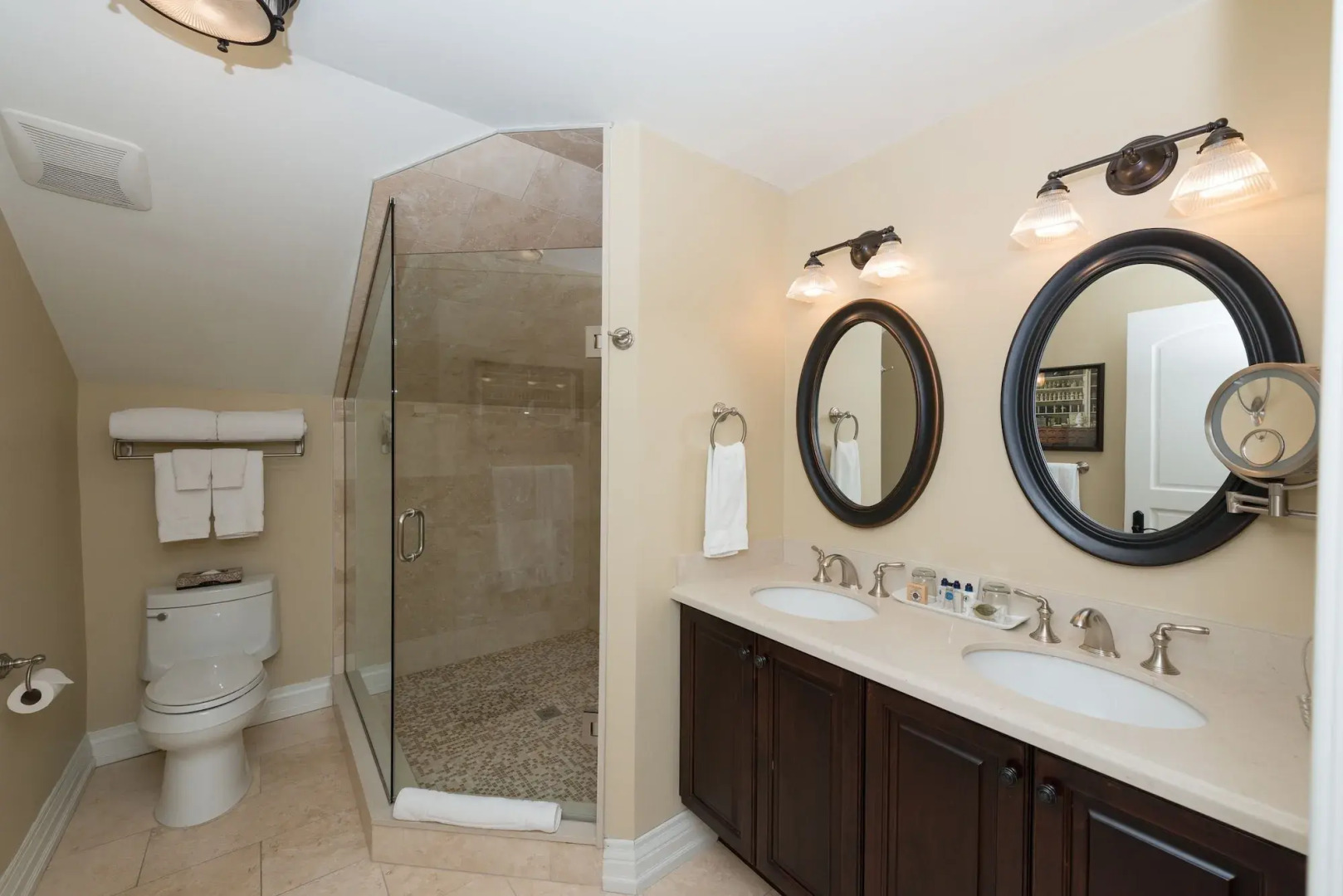 124 on Queen Hotel & Spa