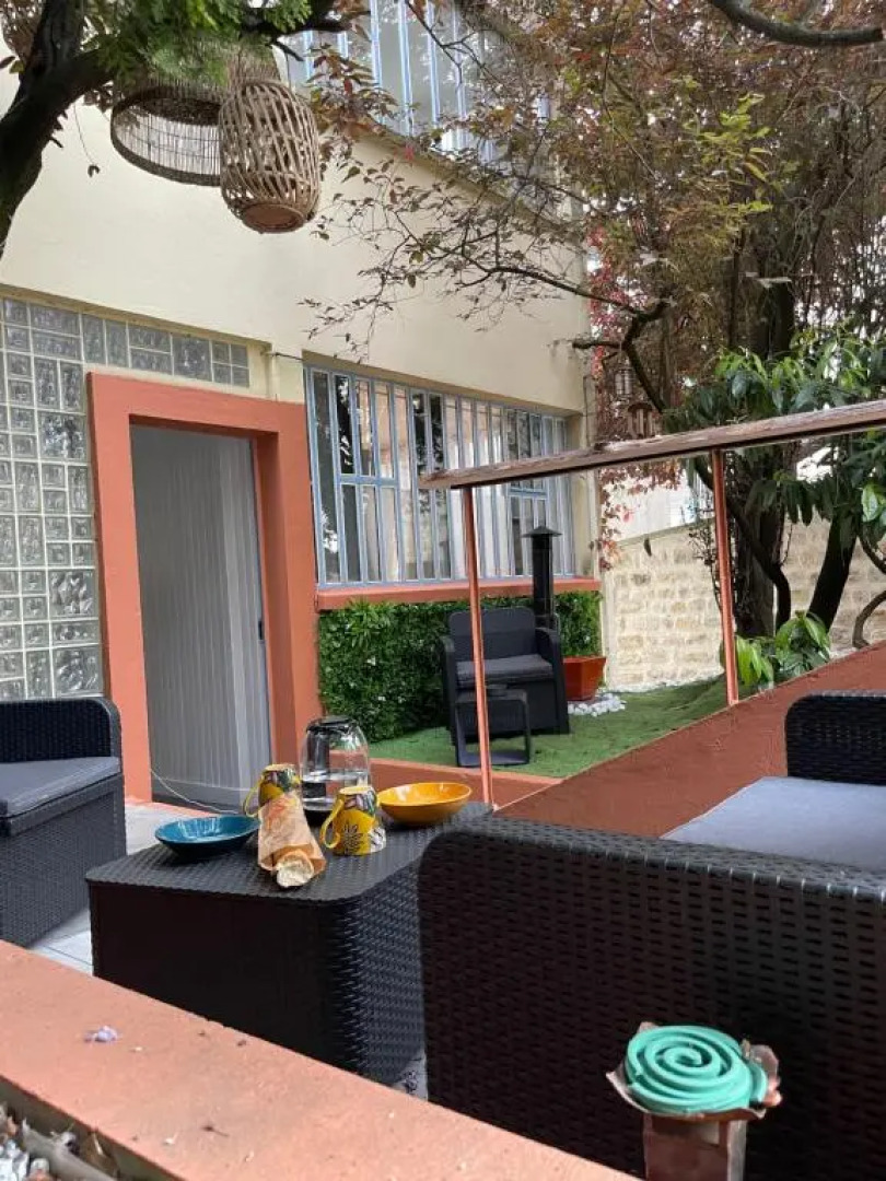 Très beau Studio Lumineux refait a Neuf !