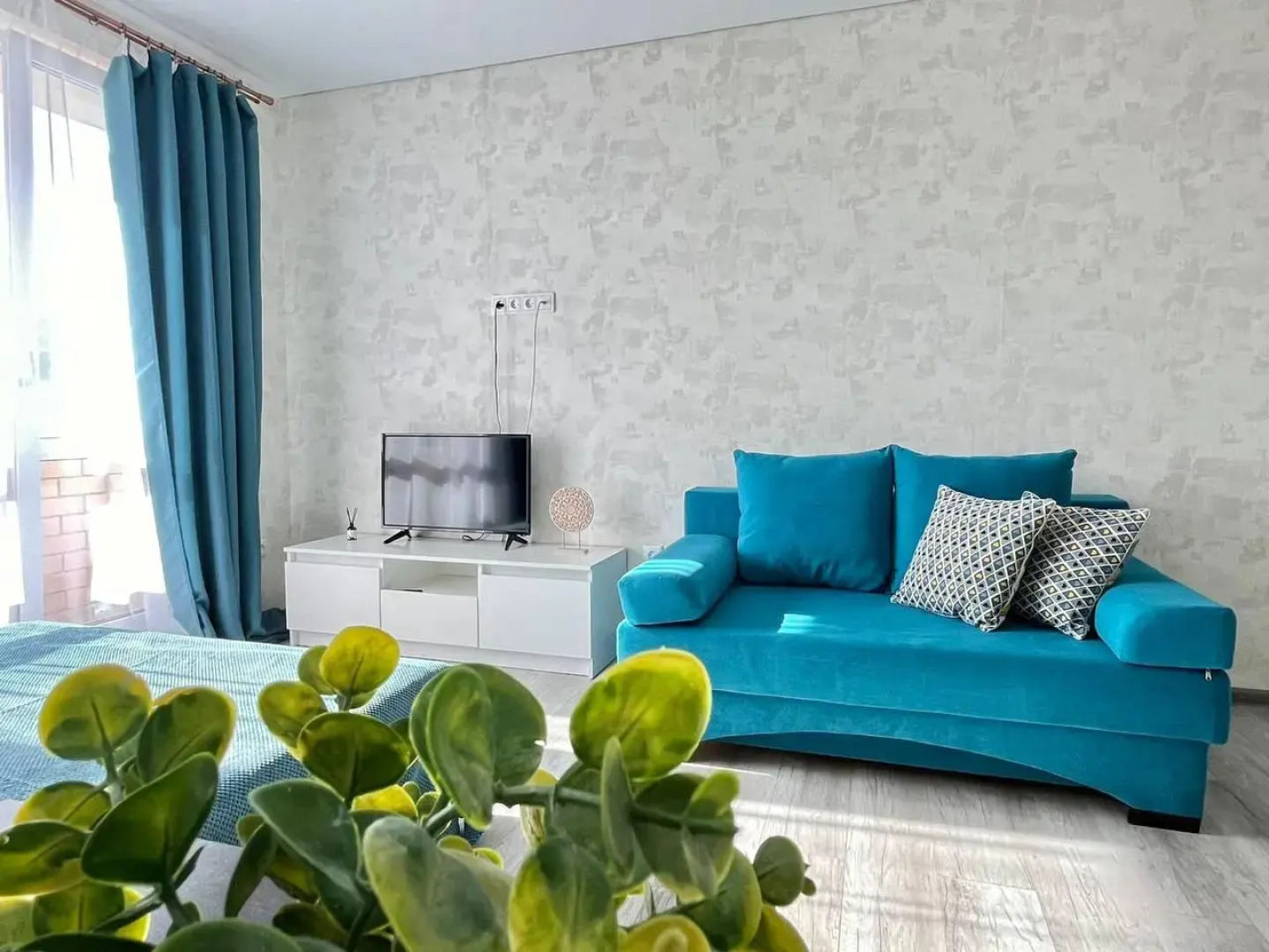 Romlex Apartments (Ромлекс) на улице Вице-адмирала Воронцова 9