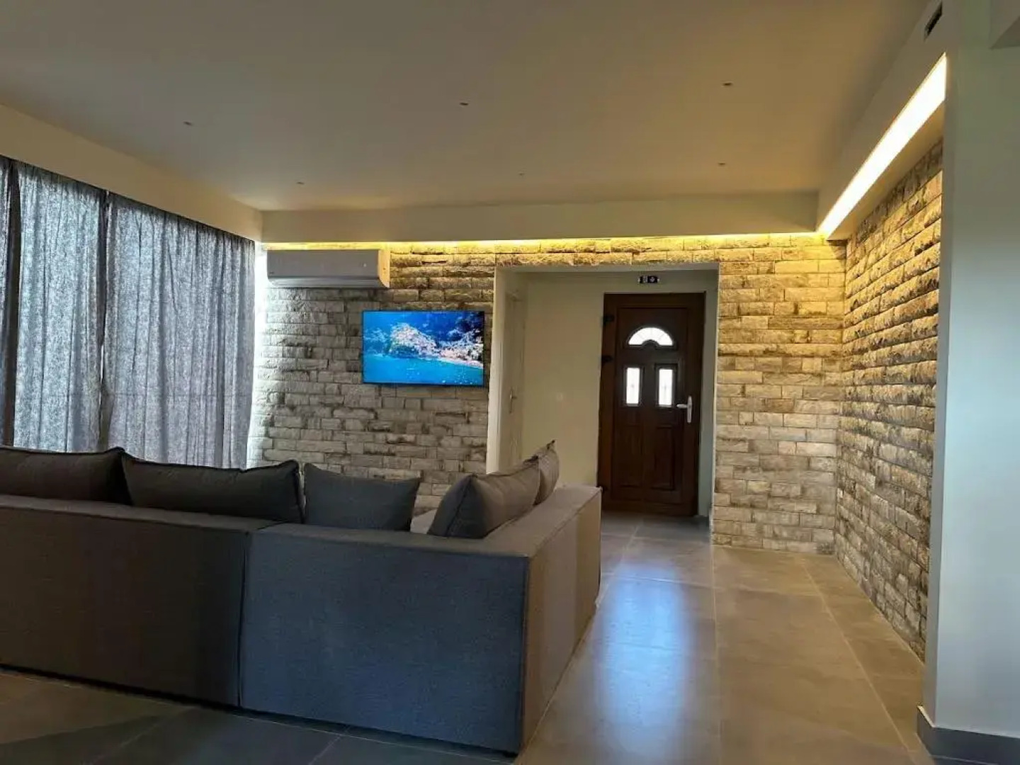 Aqua Luxury Suites Roda