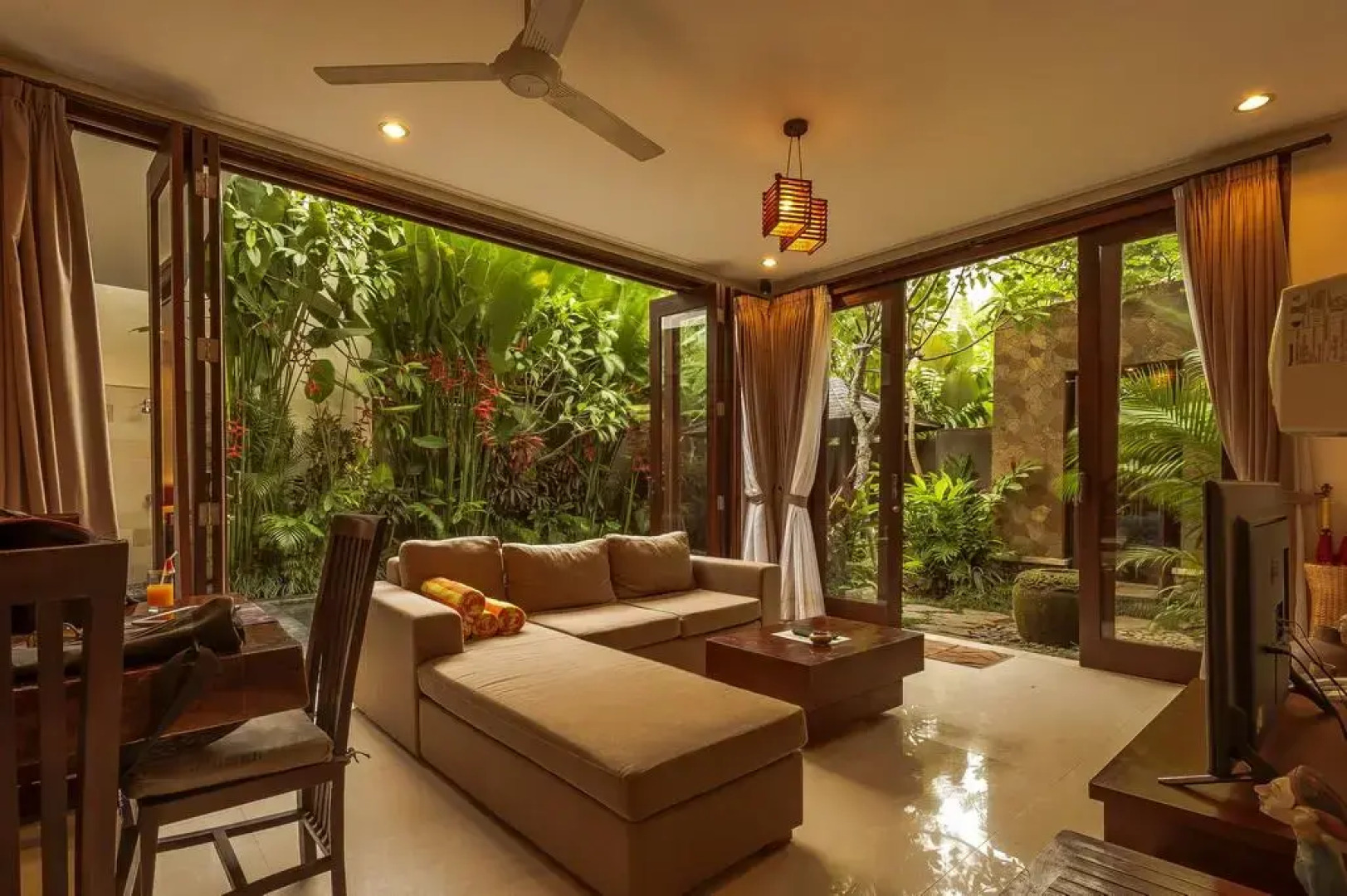 Aksata Villas Kerobokan