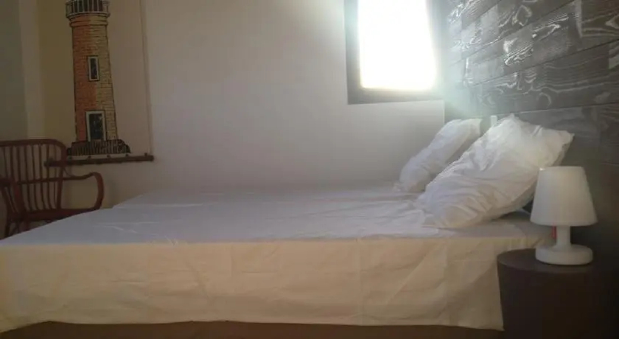 Maison au bord de leau au port de Larros