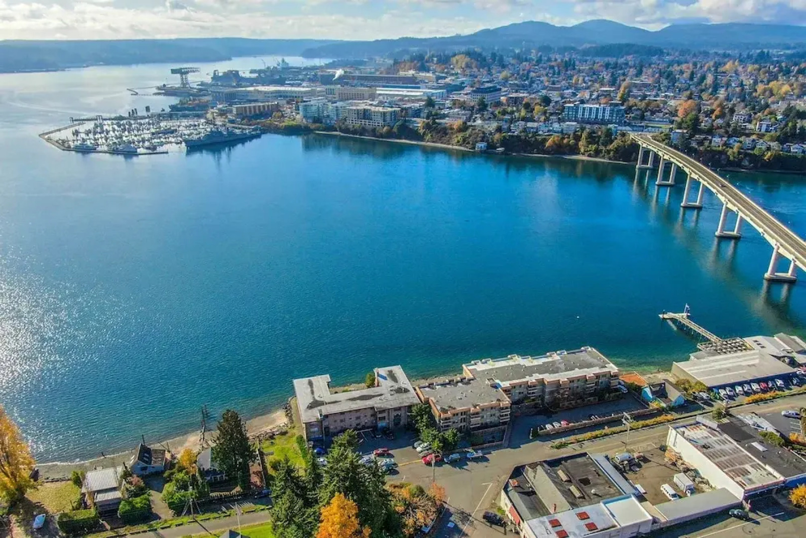 Manette Waterfront: Kayak the Bay & Walk to Town!