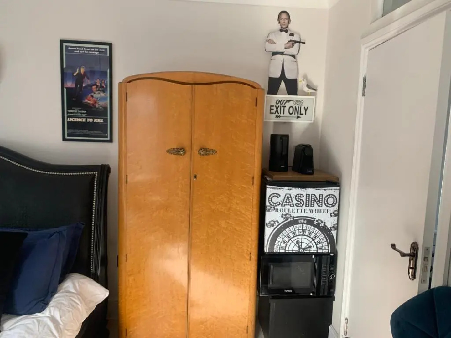 Southsea Royale Studio, James Bond, Parking, Seafront