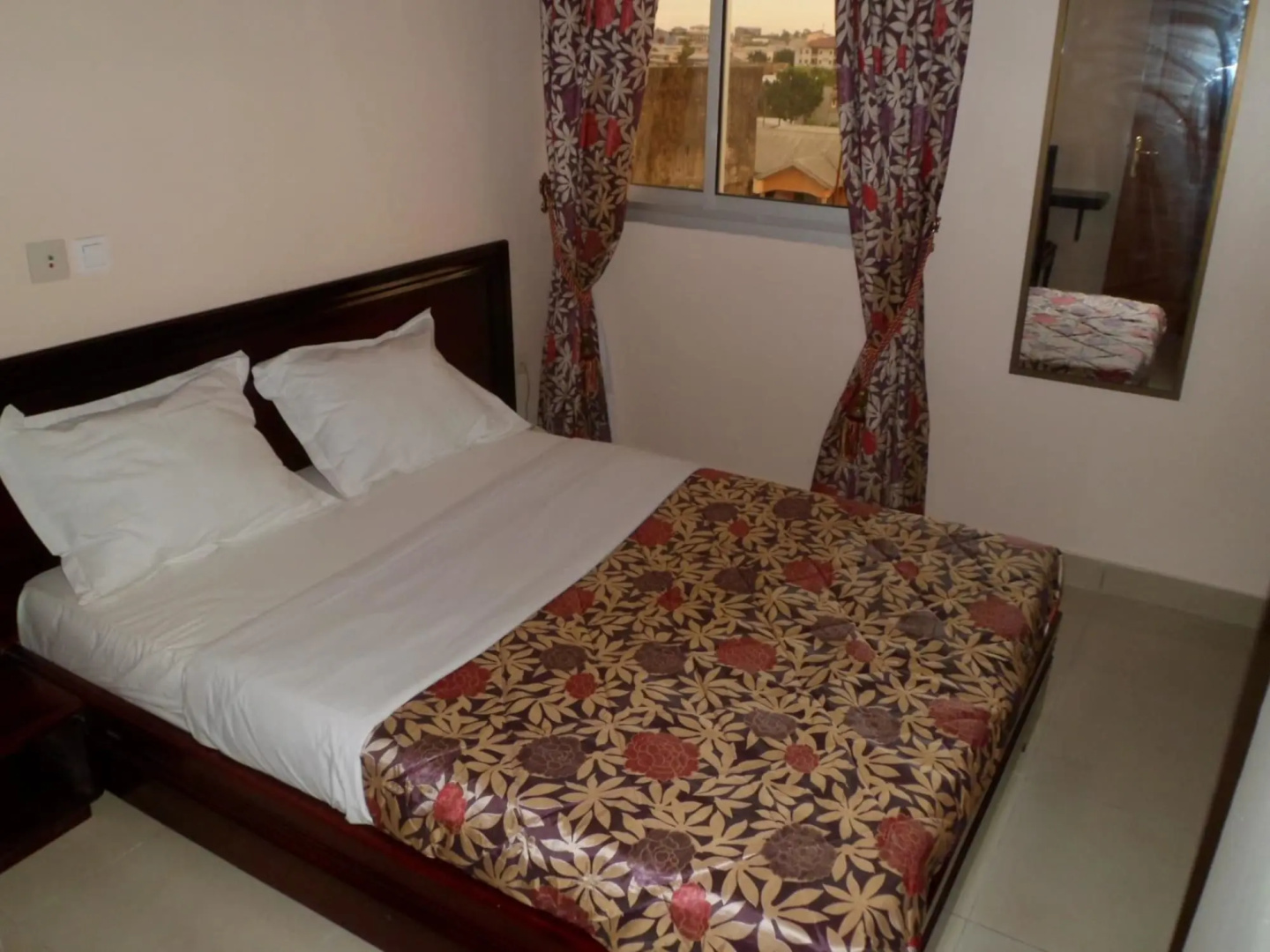 Hotel Vallee Des Rois