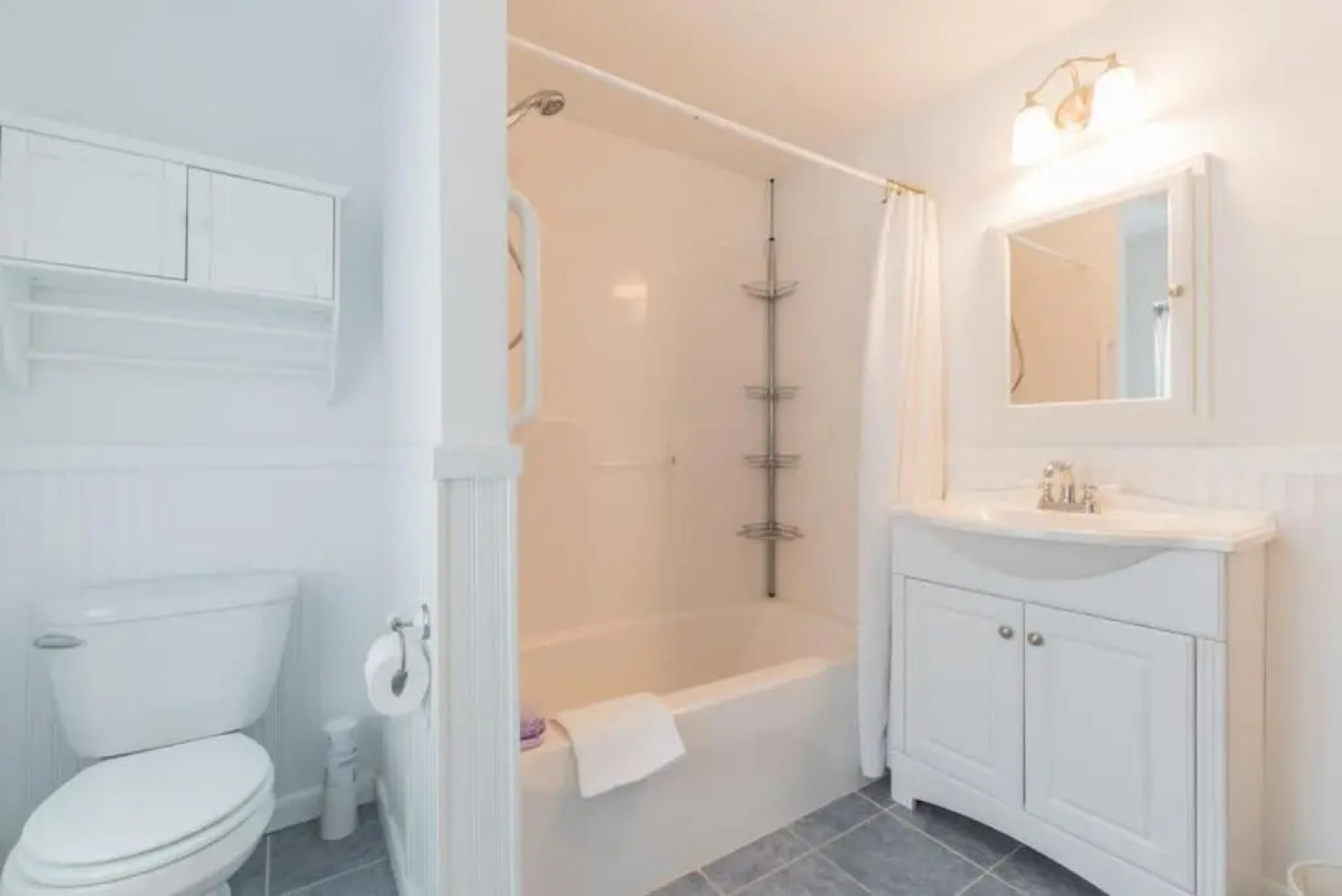 Beach Block 7 bdrms Parking Patio and Sunroom