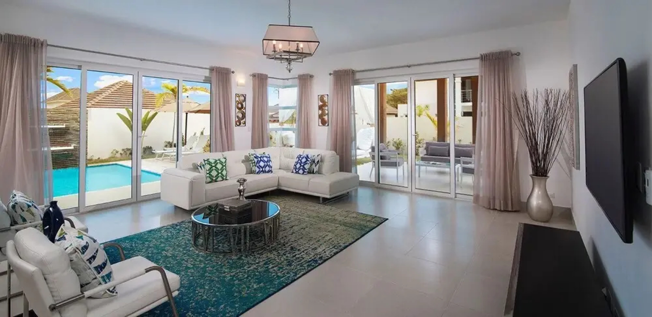 Luxury Villas - Mandatory All-Inclusive