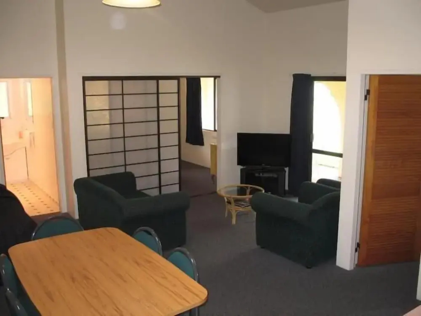 Captains Quarters Motor Inn