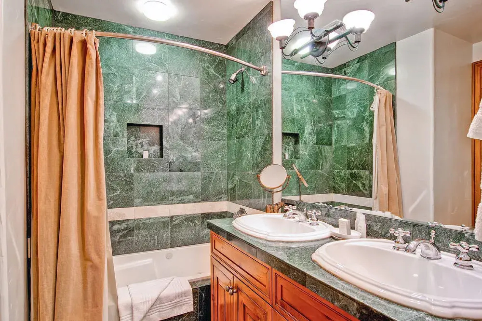 Villa Montane by East West Hospitality